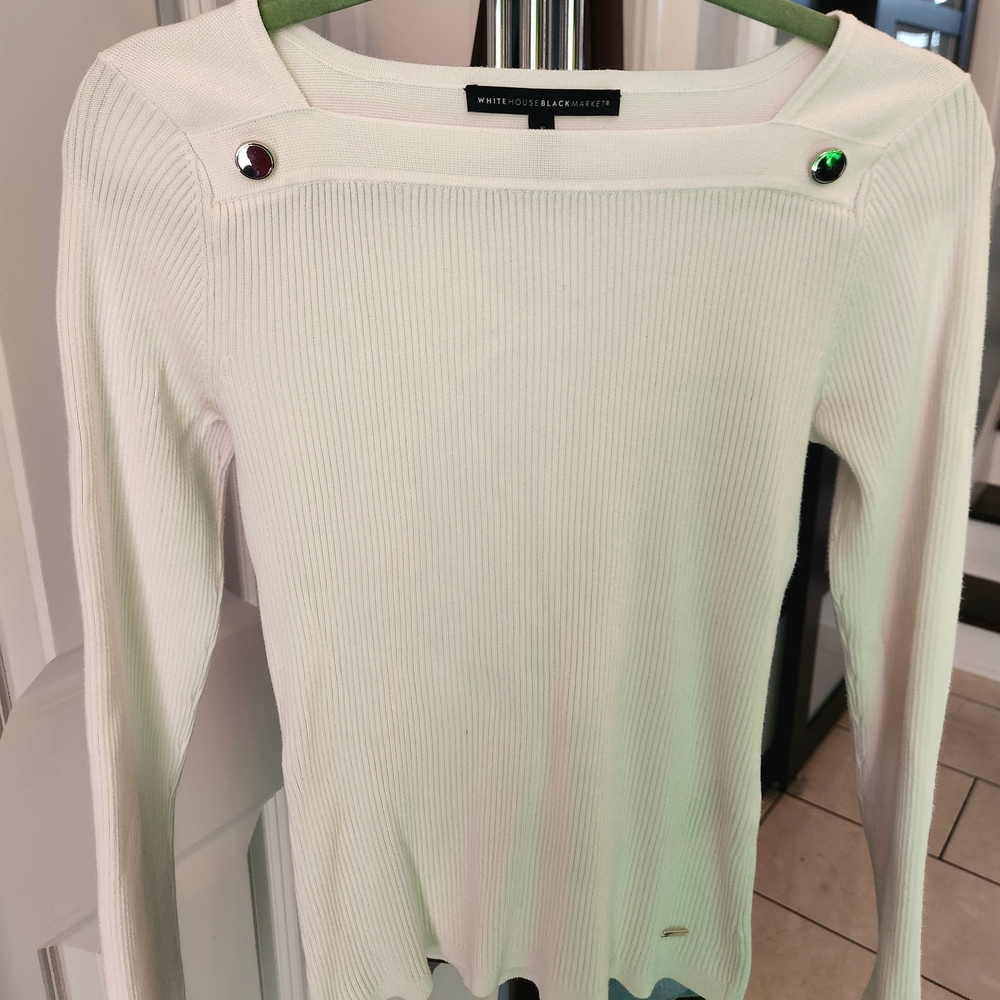 White House Black Market Women's White Ribbed Sweater